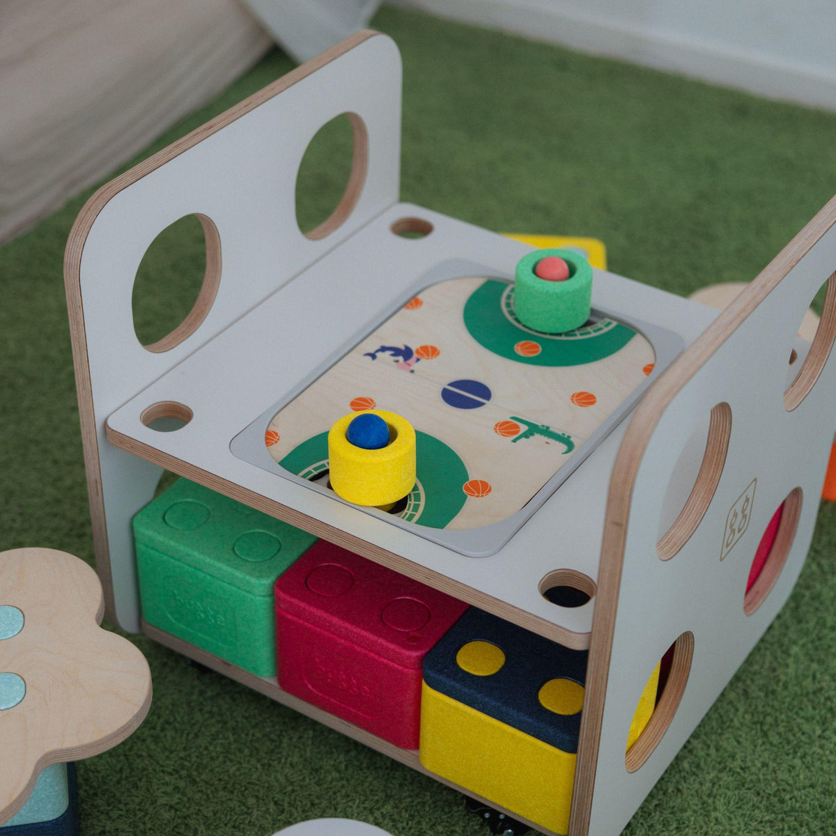 Spielmöbel "HUS" - spielen, klettern, aufbewahren und entdecken - baygge.com